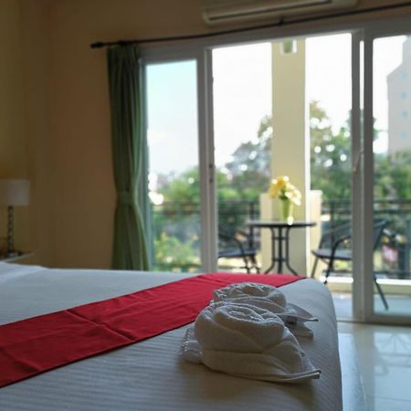 Aura Inn Rooms Pattaya Exteriör bild