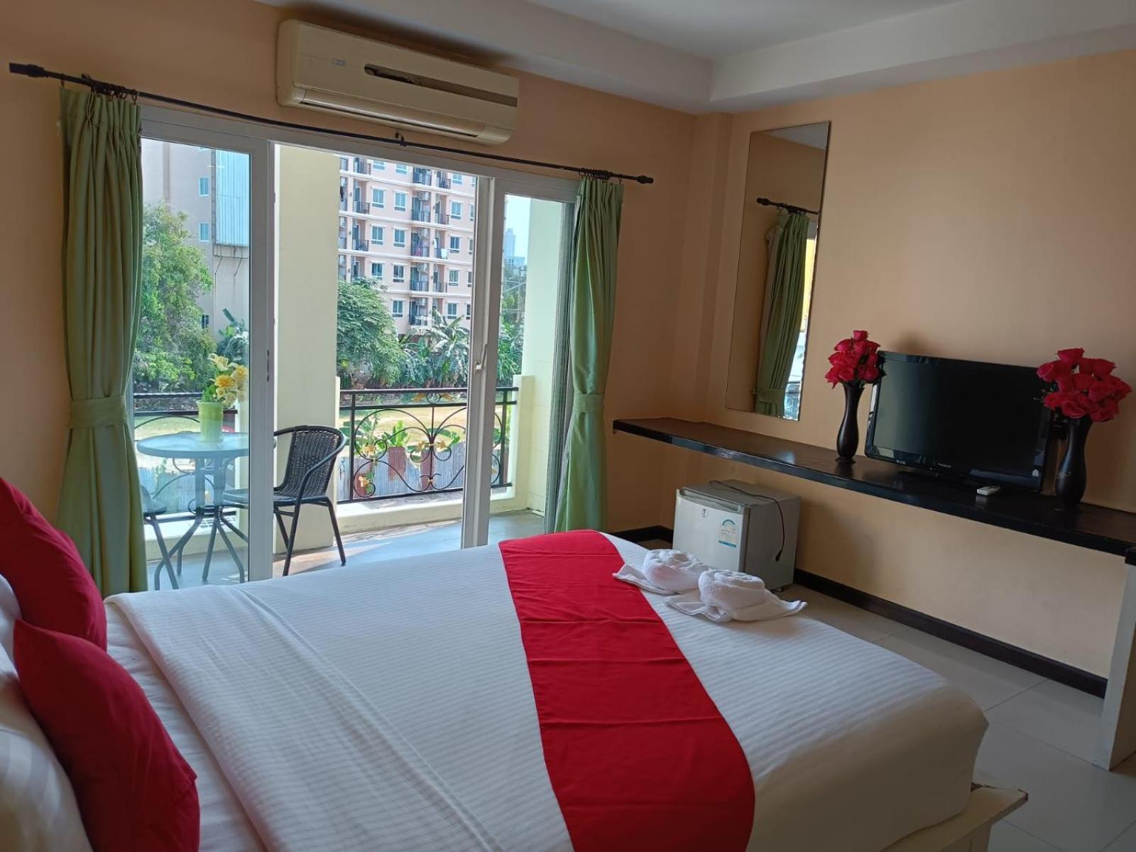 Aura Inn Rooms Pattaya Exteriör bild
