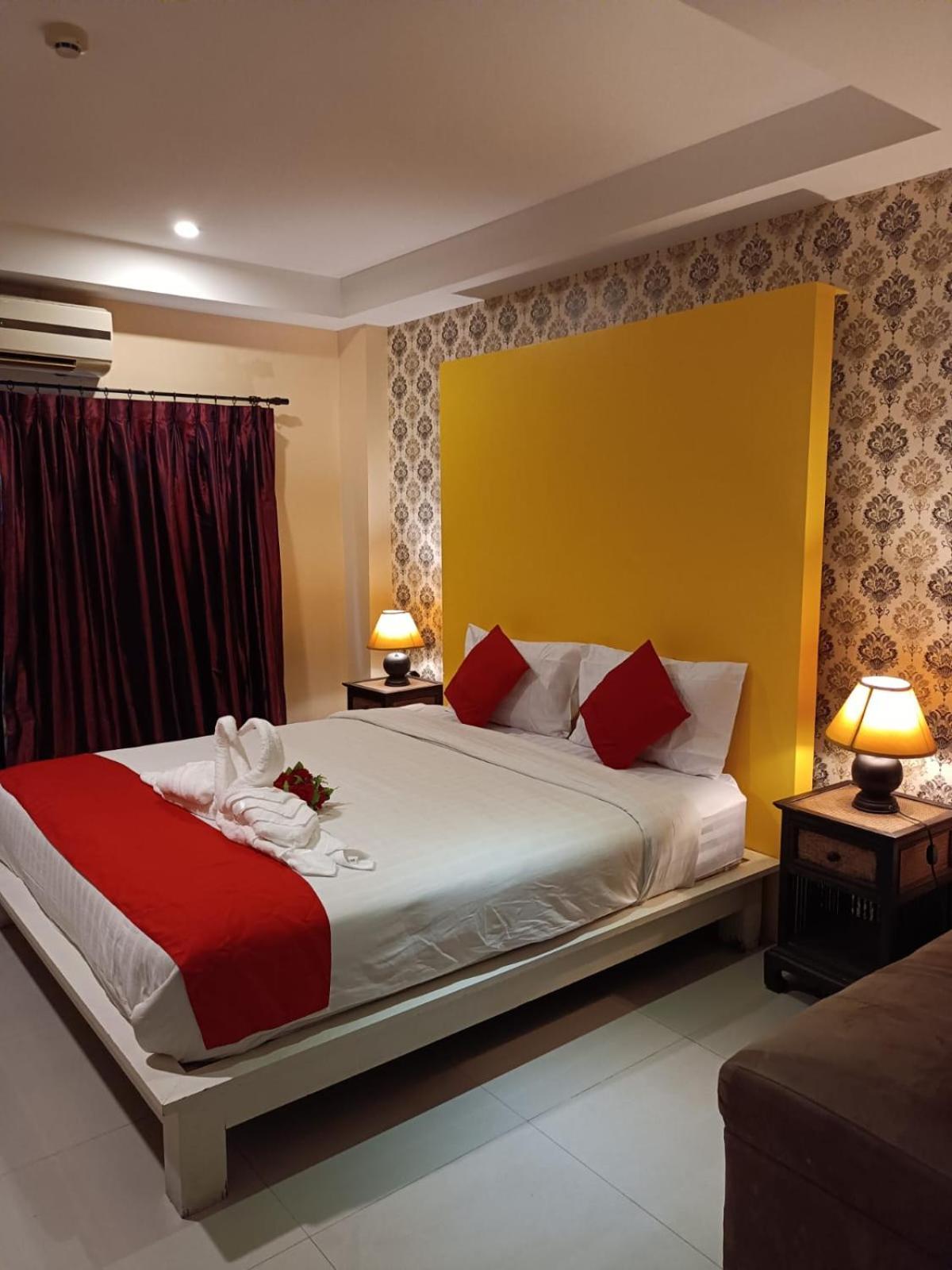 Aura Inn Rooms Pattaya Exteriör bild