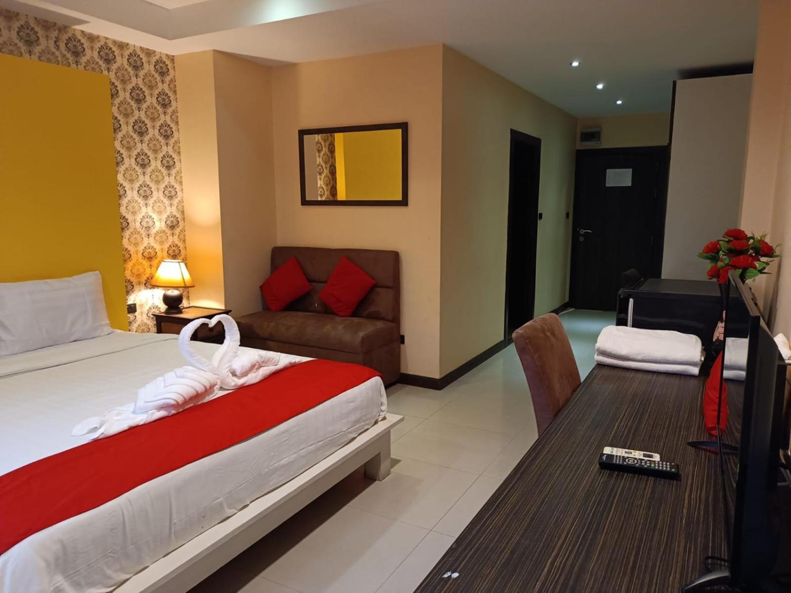 Aura Inn Rooms Pattaya Exteriör bild